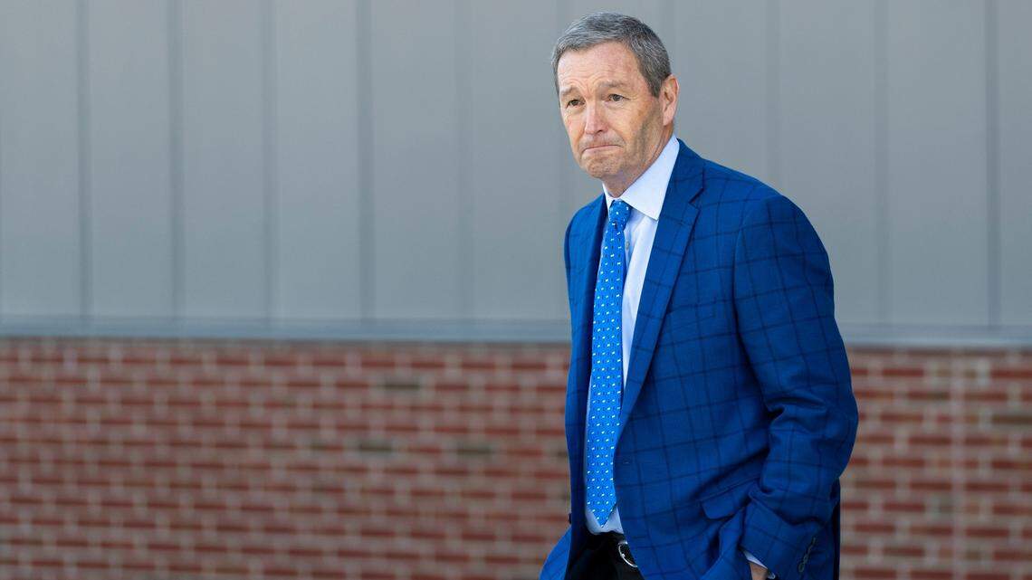 Barnhart: Donors have already pledged $4 million to UK basketball NIL after Mark Pope hire