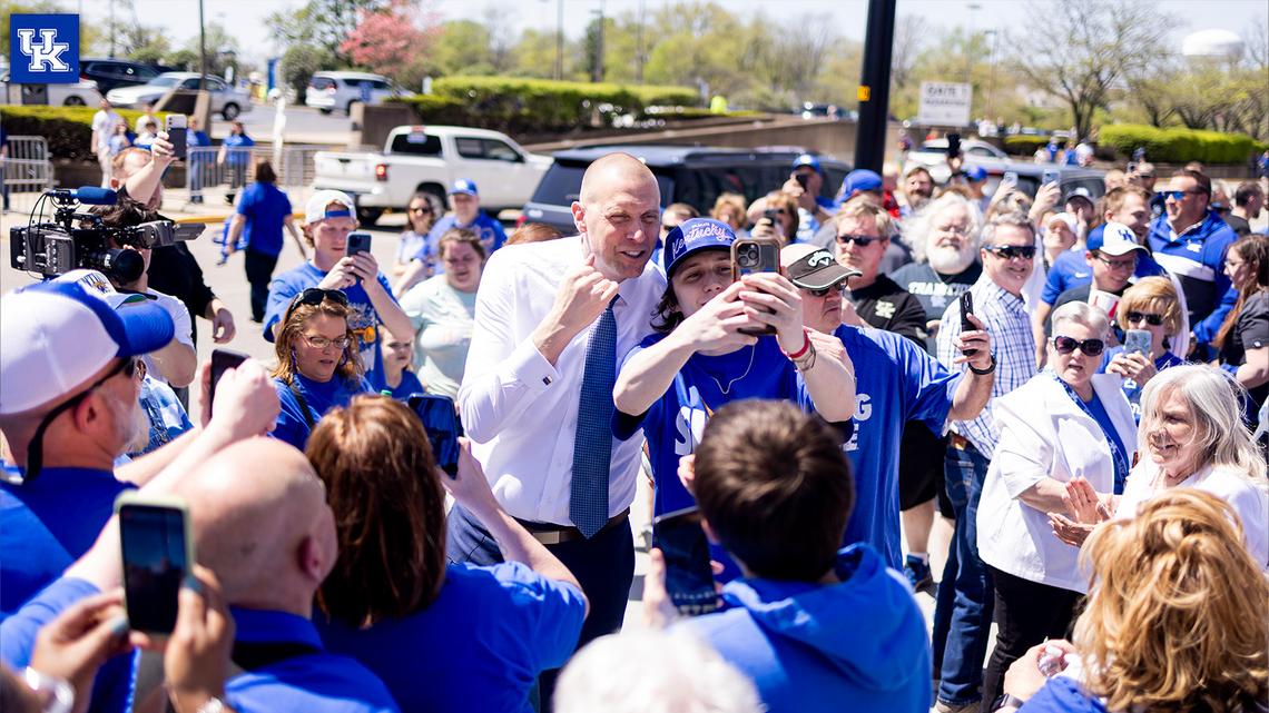 ‘I understand the assignment.’ A packed Rupp Arena welcomes new Kentucky coach Mark Pope.