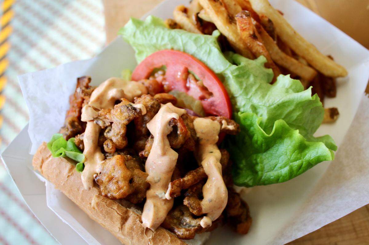 Smithtown Seafood is offering two specials for the first ever Lexington Vegan Week, including this Mushroom Po-boy which features mushrooms in a tempur with West Sixth beer on a vegan New Orleans Gambino with FoodChain lettuce, tomato, onion and pickle.