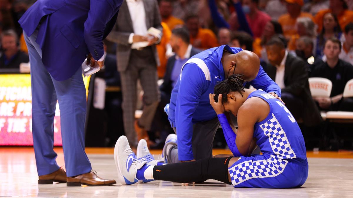 Calipari says he regrets playing TyTy Washington after another injury in loss to Tennessee
