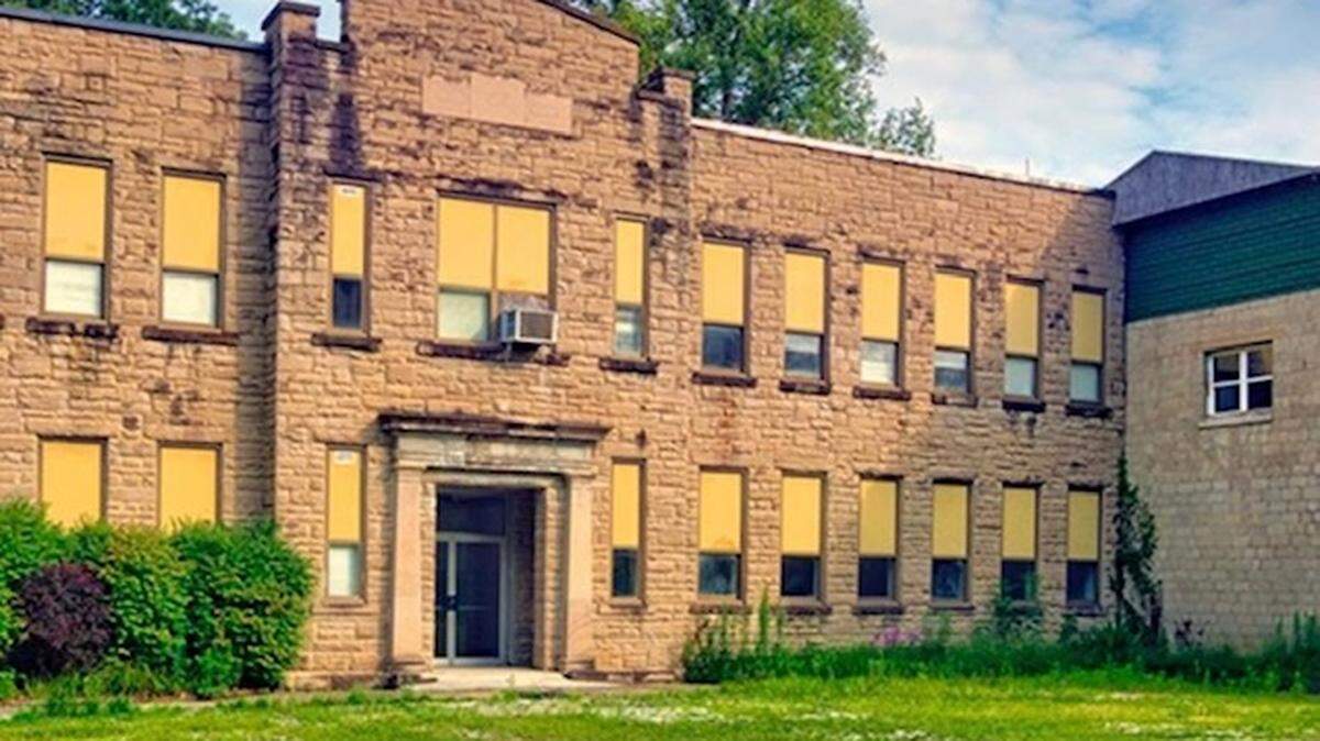 Carr Creek High School closed in 1974, and students were consolidated into Knott County Central High School. (Photo courtesy of Corbett Mullins.)