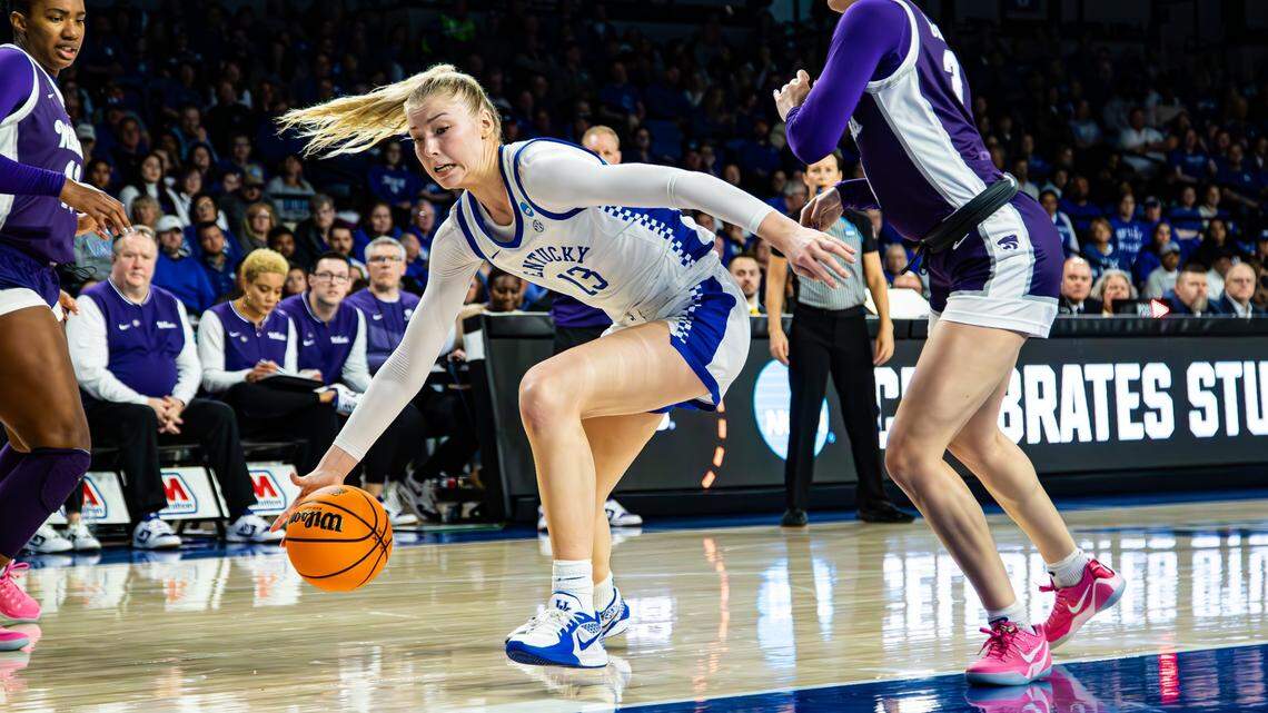 Clara Strack (13) and her Kentucky teammates will play at Buffalo on Sunday. It’s a homecoming for Strack, a former star at Hamburg High School.