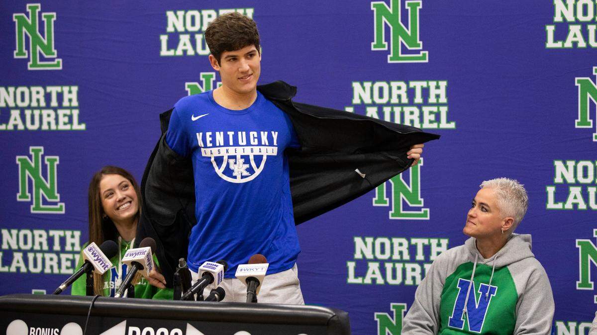 North Laurel High School basketball star Reed Sheppard announces his decision to play for Kentucky basketball this morning at North Laurel High School in London, Ky., Saturday, November 20, 2021. He is the son of UK basketball greats Jeff Sheppard and Stacey Reed Sheppard.