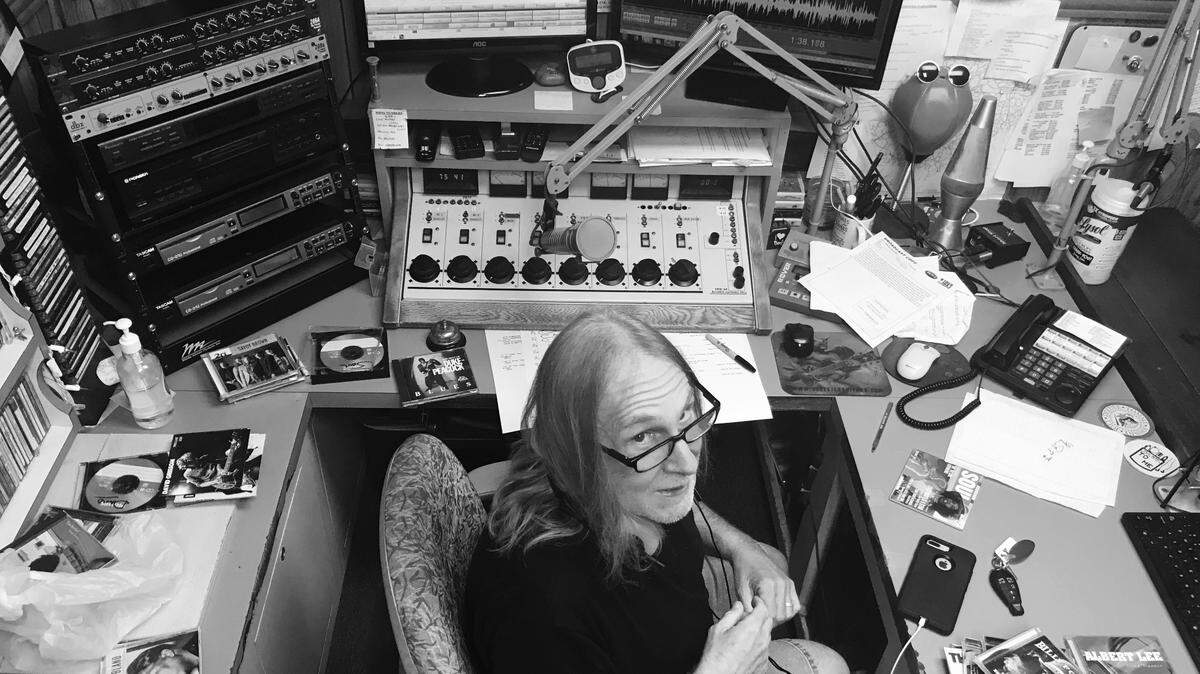 Kentucky Headhuneter guitarist Greg Martin has used the coronavirus pandemic to focus time on his blues music radio show, “The Lowdown Hoedown,” broadcast WDNS-FM (D93) in Bowling Green.