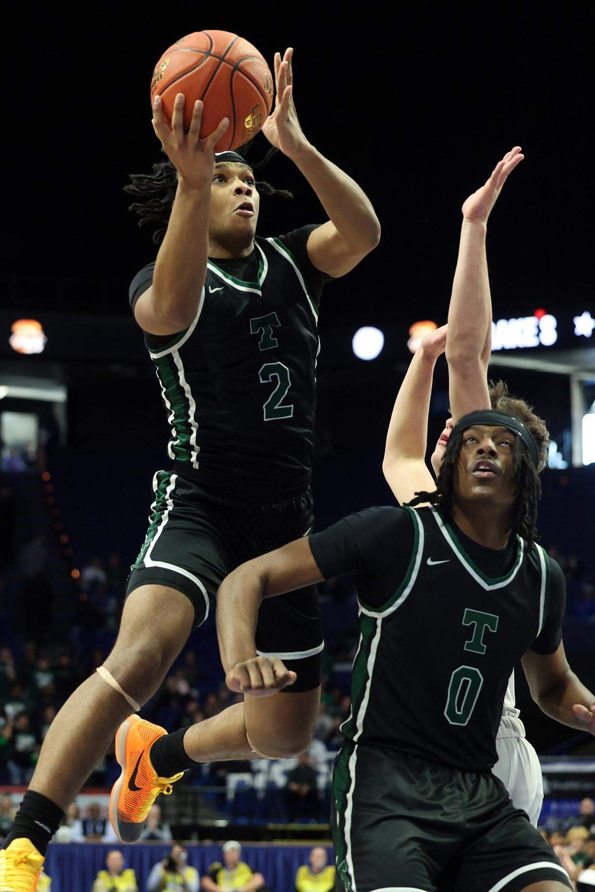 Trinity’s Andrae Vasser (2) made seven of his 10 shots from the field Thursday night.
