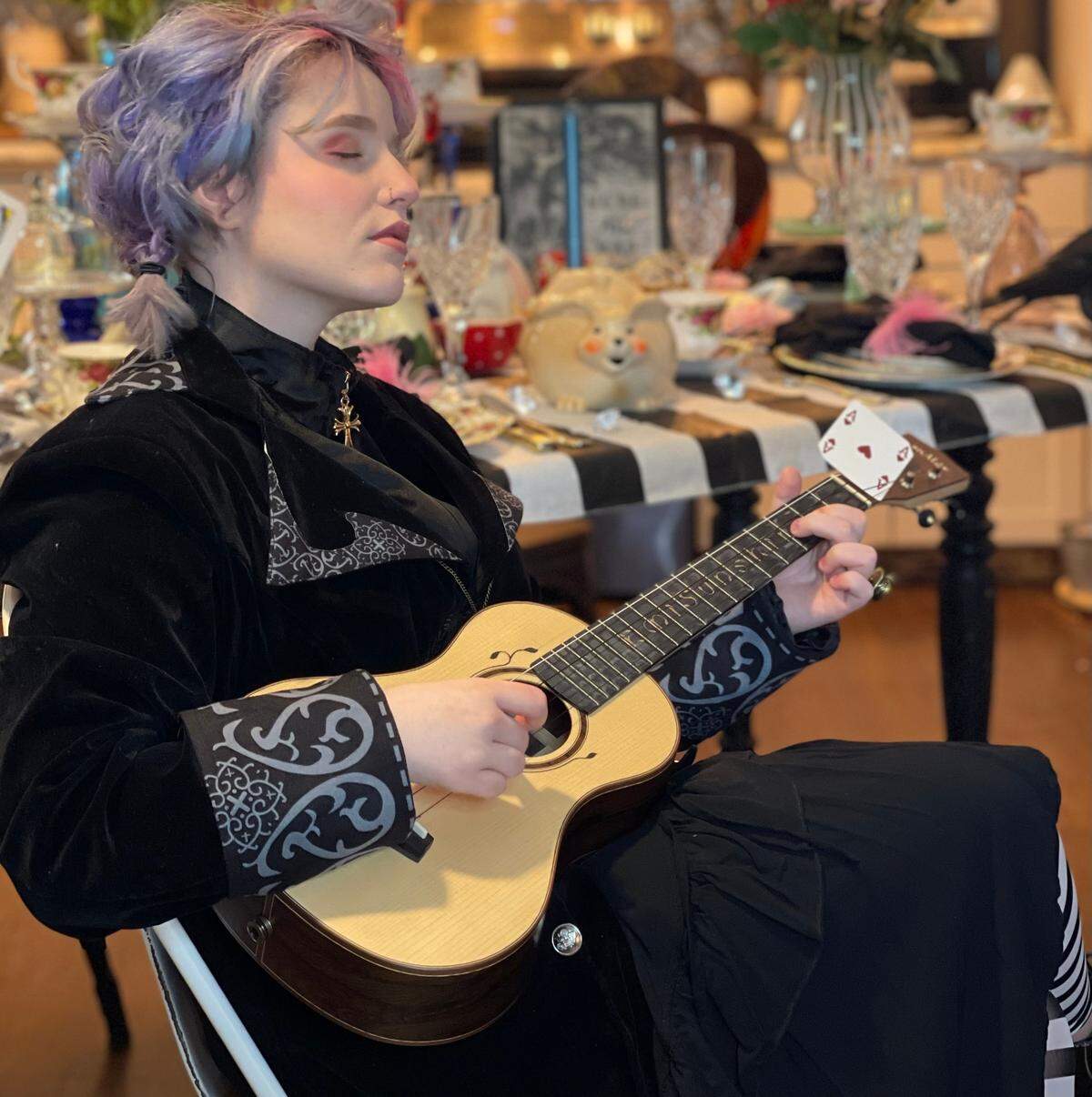 EmiSunshine is now 17 and has released her first solo album. She has been performing publicly for a decade and will be at the taping of “WoodSongs Old-Time Radio Hour” in Lexington.