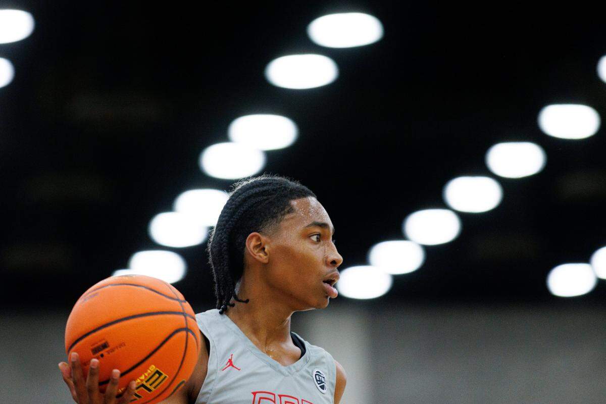 Kentucky signee Robert Dillingham spent his final pre-college season in Atlanta playing for Overtime Elite.
