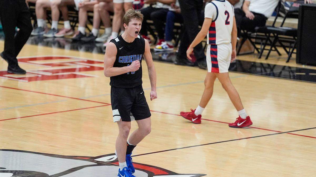 Saxton Howard scored a game-high 24 points to lead Lexington Christian past Lafayette in the 43rd District Tournament semifinals at Paul Laurence Dunbar on Wednesday night.
