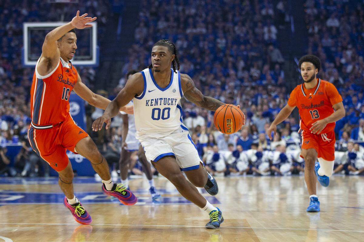 Kentucky’s Otega Oweh (00) plays against Bucknell during Saturday’s game at Rupp Arena.