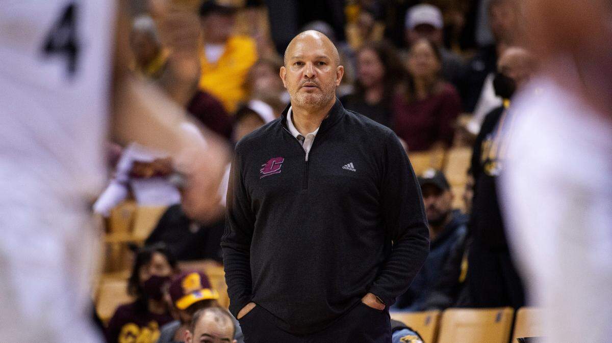 First-year Central Michigan coach Tony Barbee, a former Kentucky assistant, has the Chippewas off to a 1-4 start heading into Monday night’s game against Kentucky in Rupp Arena.