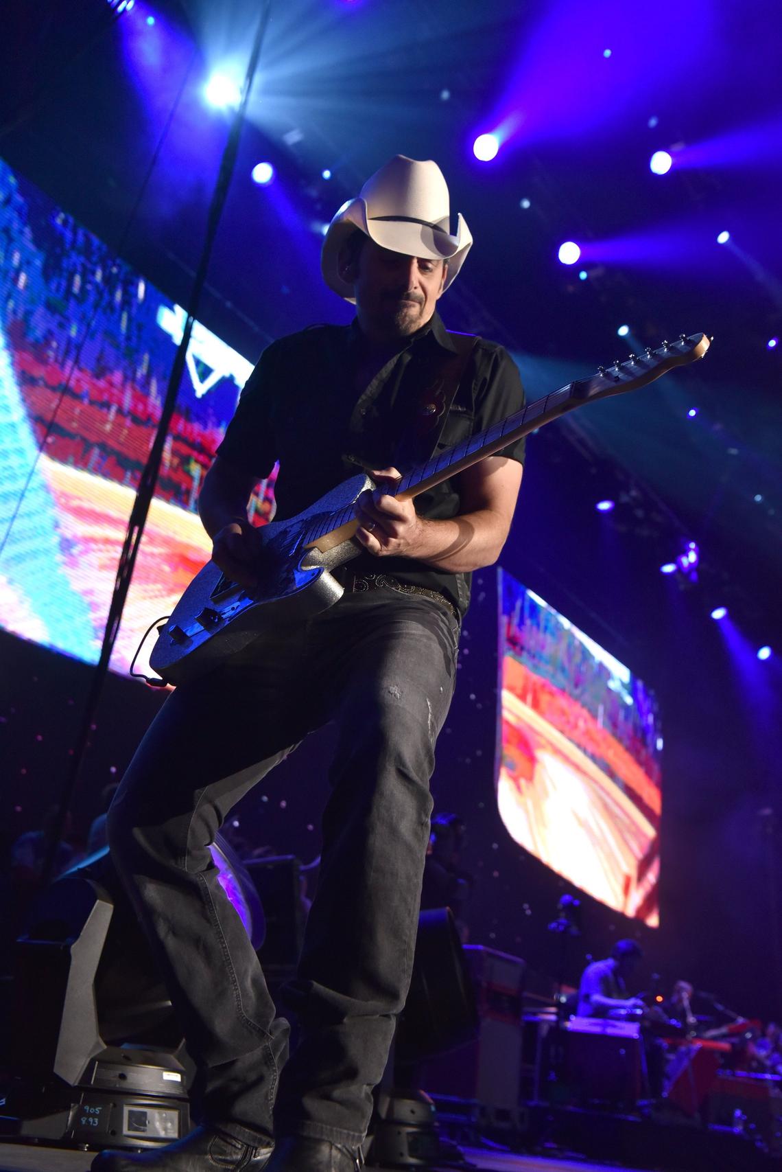 Brad Paisley will return to Lexington.