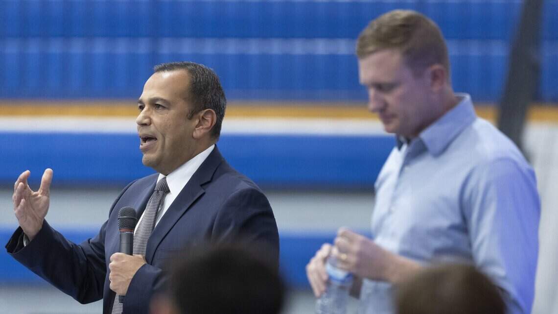 Dembo, Alvarado play rough at Kentucky Congress debate led by teens in Estill County