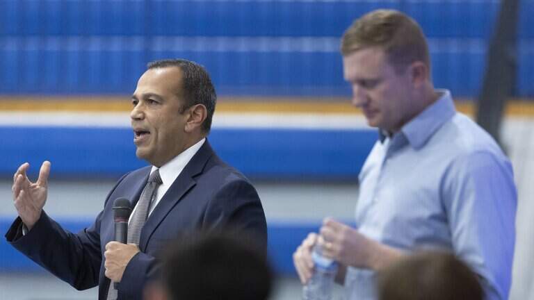 Dembo, Alvarado play rough at Kentucky Congress debate led by teens in Estill County