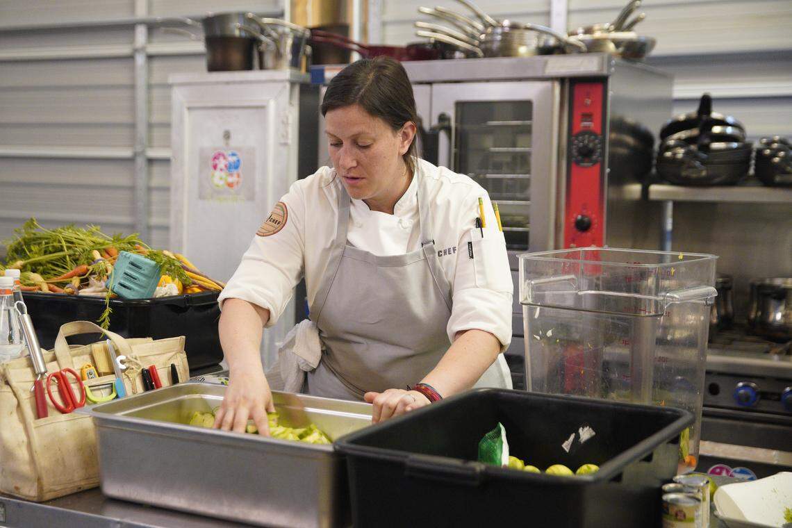 Chef Sara Bradley is the Kentucky contestant but she’s also been a team player. Yes, her green tomato gazpacho got knocked for too much ginger, but can get agree that Brandon had a hand in that and move on?