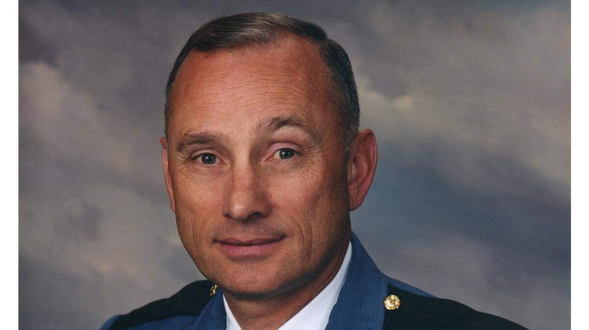 Former Police Chief Larry Walsh died Jan. 15, 2026, at the age of 79. He was Lexington’s chief of police from 1990 to 2001.