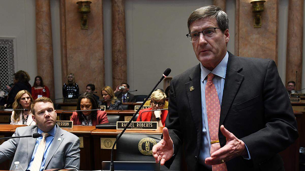 Republican lawmaker files bill to add rape, incest exceptions to Kentucky abortion ban