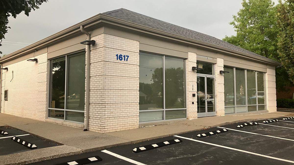 Developers want to turn this former bank on the corner of Clays Mill Road and McCubbing Drive into a drive-thru coffee shop with outdoor seating. The planning commission voted to approve a zone change for the property on Aug. 24, 2023.