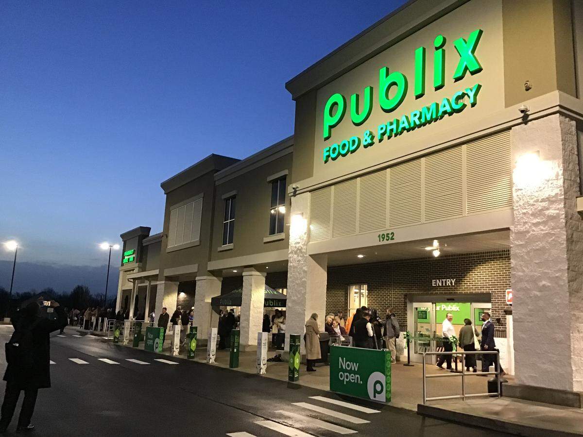 A crowd stretched down the sidewalk before dawn on Wednesday March 5, 2025, as Lexington’s first Publix grocery store prepared to open at 1952 Stockton Way just off Citation between Georgetown Road and Remington Way.