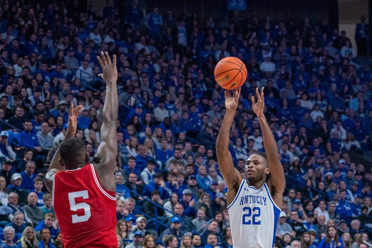 Cason Wallace (22) is one of the best three-point shooters in the nation this season at 47.5 percent.