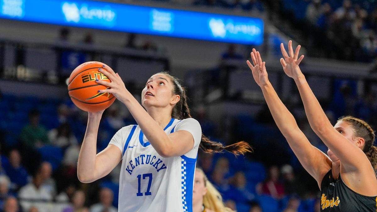 Kentucky freshman center Clara Silva came off the bench to contribute 12 points, eight rebounds and three blocked shots in UK’s 65-58 loss to LSU on Feb. 23.