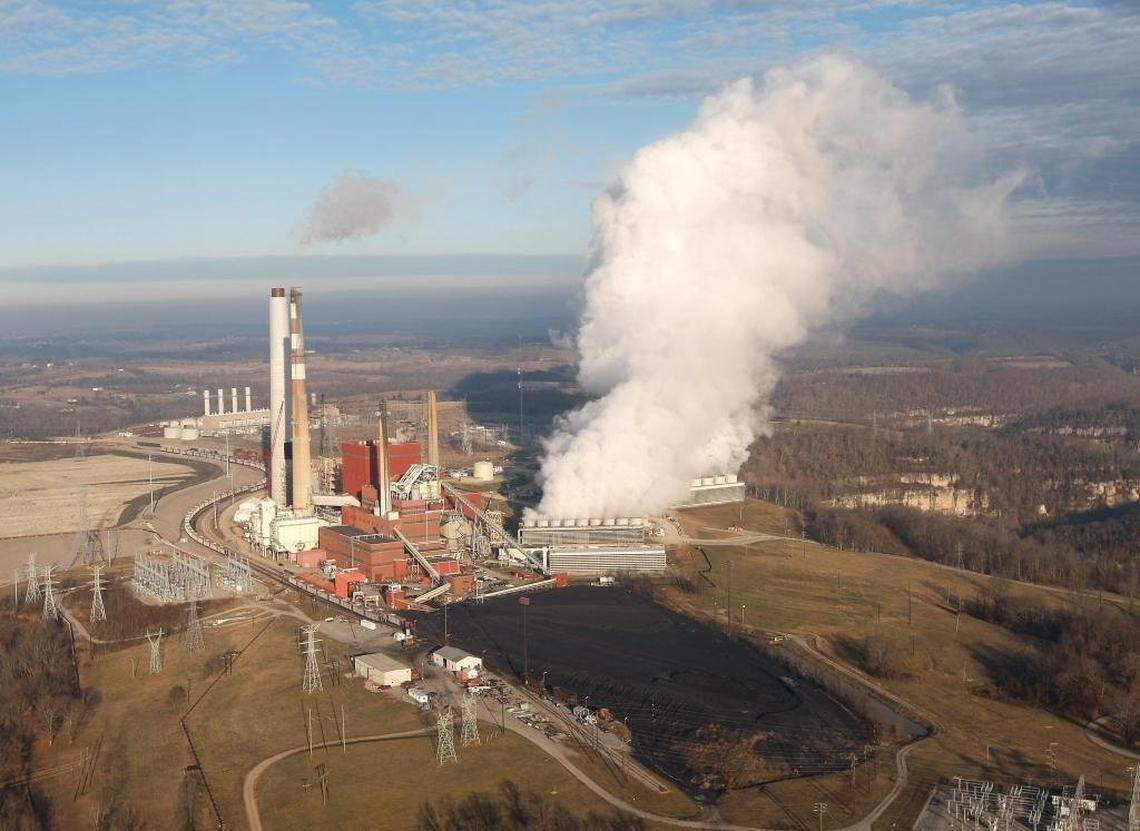 The Kentucky Utilities E.W. Brown Power Generating Station Station in Burgin, Ky., shown in this January 2009 photo, is among 14 coal-fired power plants in Kentucky where environmental groups said coal ash has polluted groundwater.