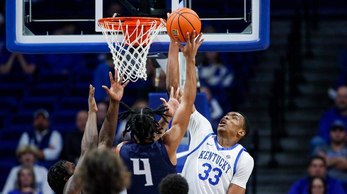Ugonna Onyenso tallied 16 blocked shots in just 110 minutes on the court during the 2022-23 season.