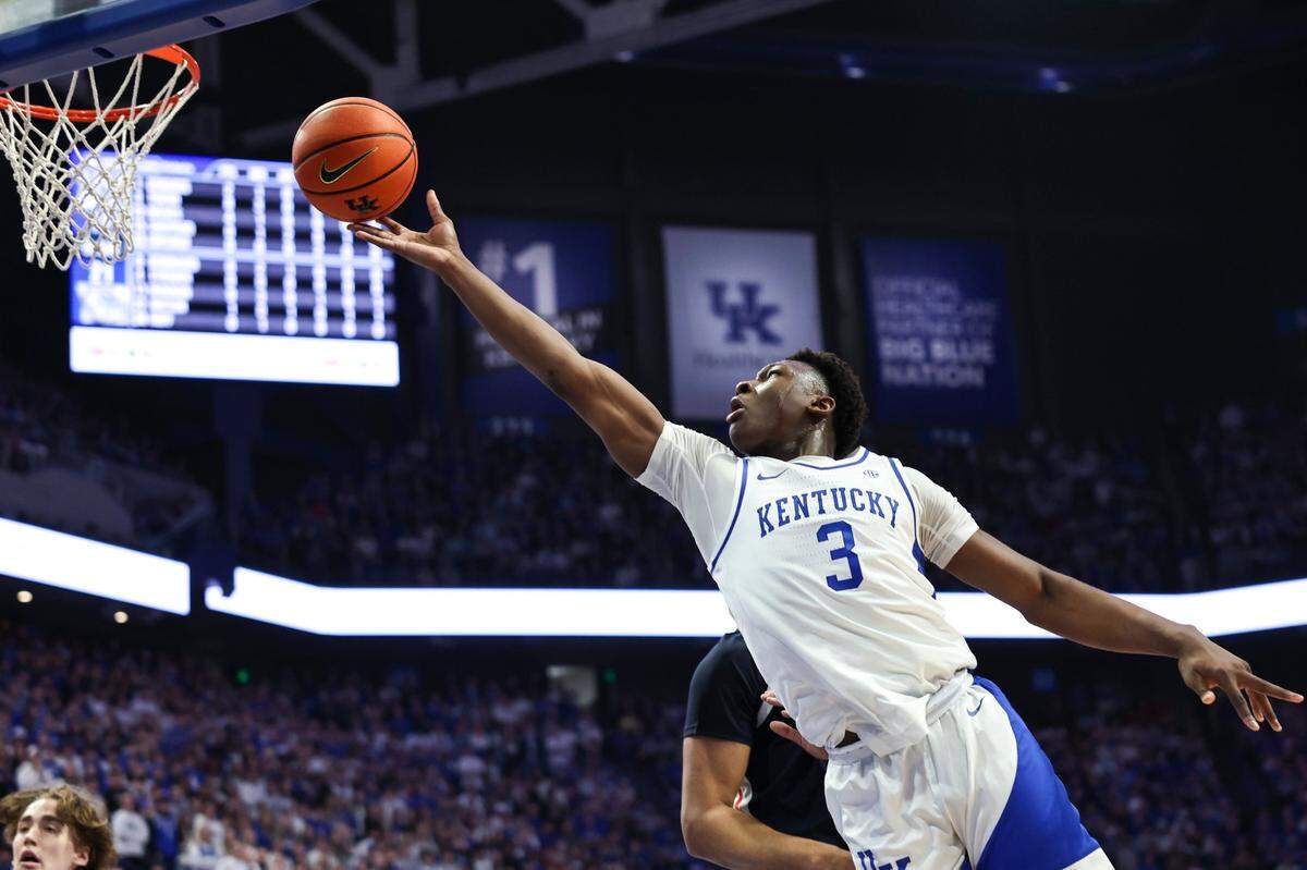 Kentucky sophomore forward Adou Thiero (3) has averaged 11.0 points and 6.0 rebounds over UK’s past three games.