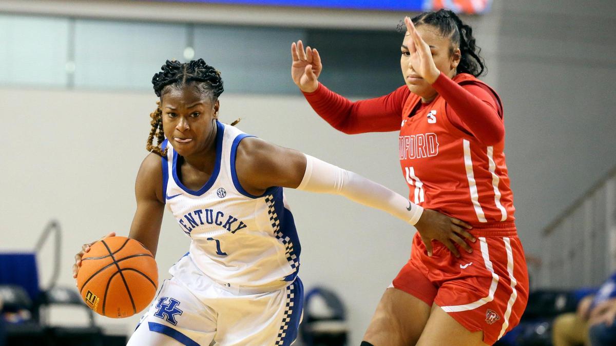 Kentucky’s Robyn Benton (1) drives against Radford’s Ashlyn Traylor during their teams’ game on Nov. 7. Through four games this season, Benton leads the Wildcats in scoring.