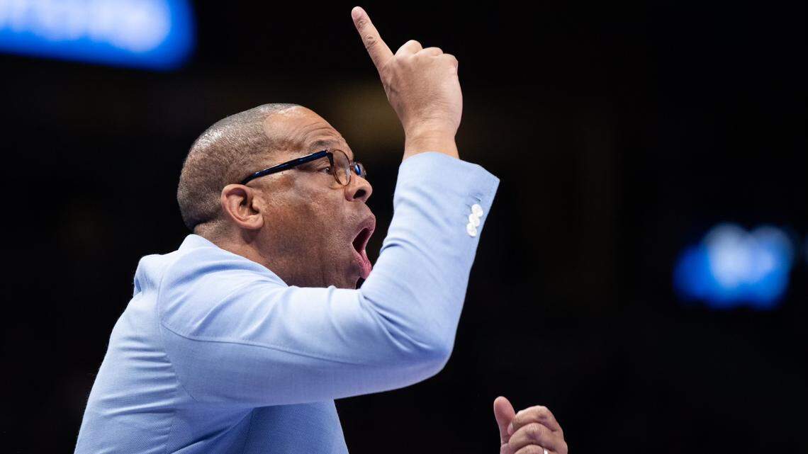 North Carolina’s Hubert Davis laments turnovers in CBS Sports Classic loss to Kentucky