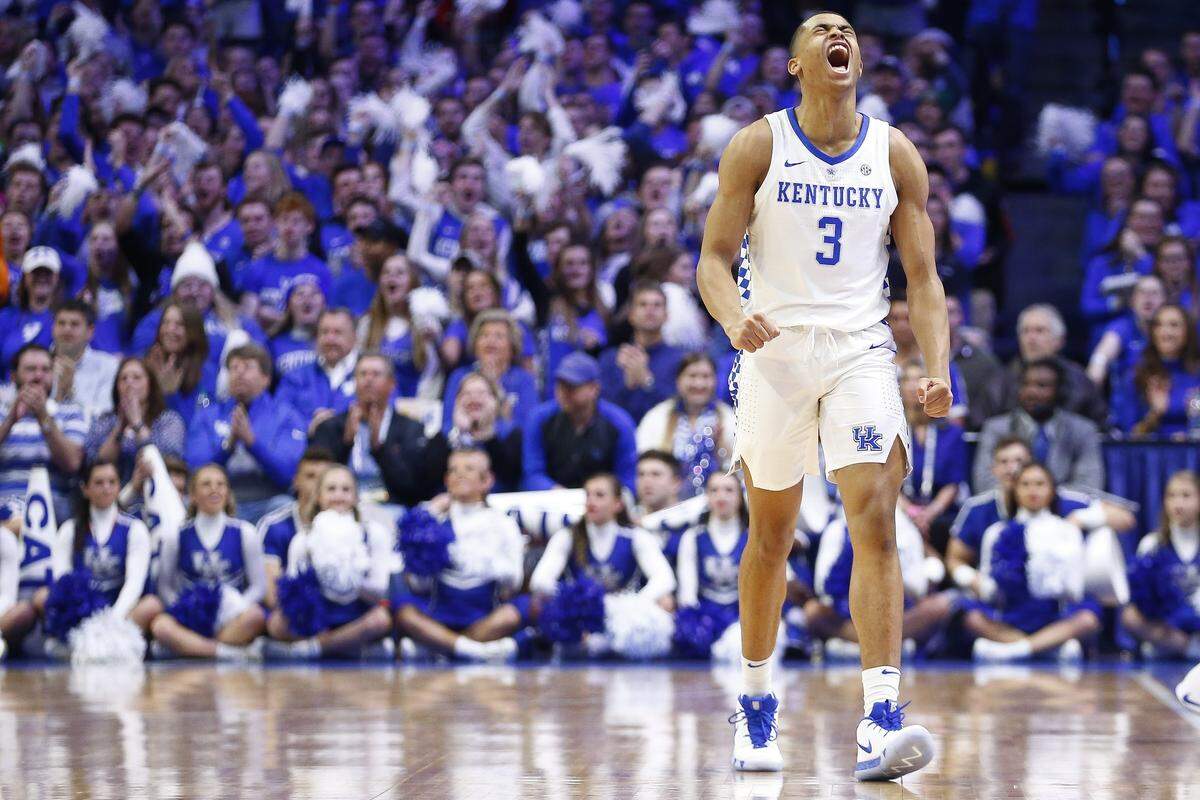 Kentucky swingman Keldon Johnson (3) is the Wildcats’ second-leading scorer (13.9 points) and third-leading rebounder (5.3).