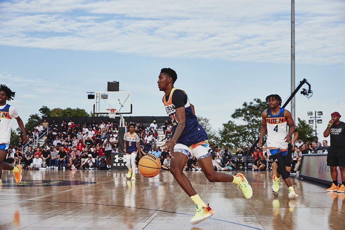 Class of 2023 Kentucky men’s basketball recruit Justin Edwards plays during the Under Armour Next Elite 24 event in August in Chicago. Edwards committed to UK in July.