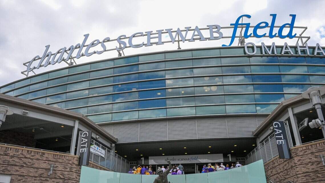 Live updates: Kentucky baseball vs. Texas A&M in College World Series