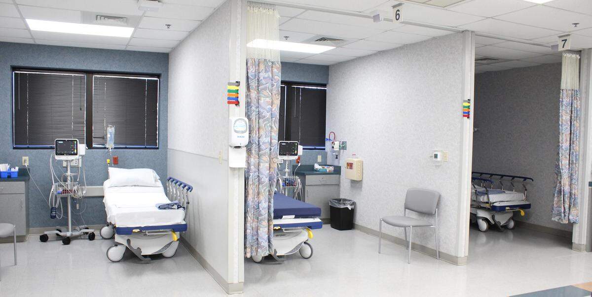 CHI Saint Joseph opened a newly renovated outpatient surgery center at its Harrodsburg Road campus Monday.
