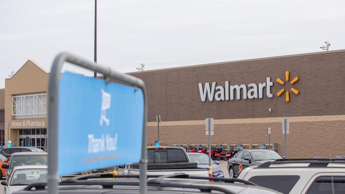 Here’s which grocery retailers will (and won’t) be open in the greater Lexington area for Easter Sunday.