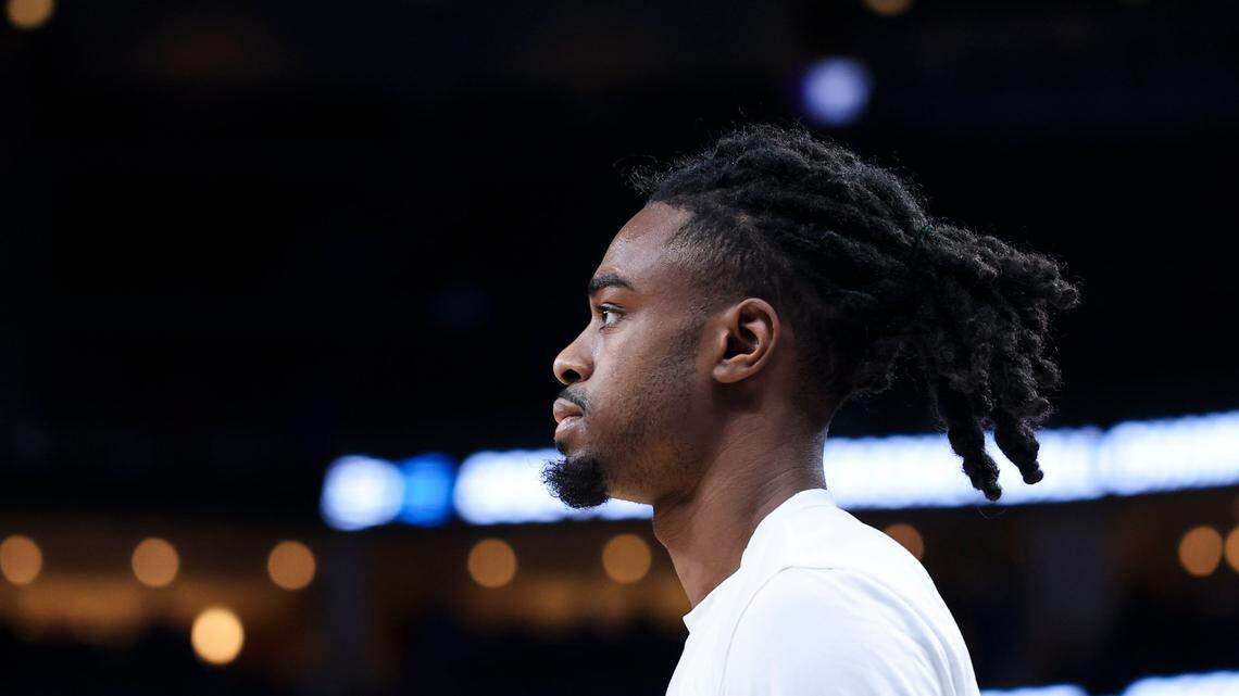Kentucky guard Antonio Reeves warms up before facing the Oakland Golden Grizzlies during the first round of the NCAA tournament at PPG Paints Arena in Pittsburgh.