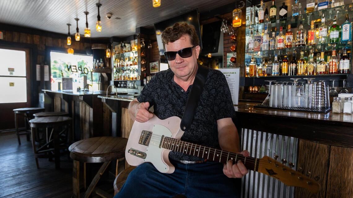Guitarist opens horse racing, bourbon ‘oasis’ restaurant in grandparents country store