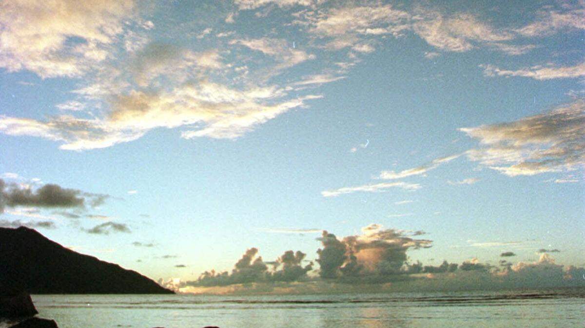 TRAVEL SEYCHELLES