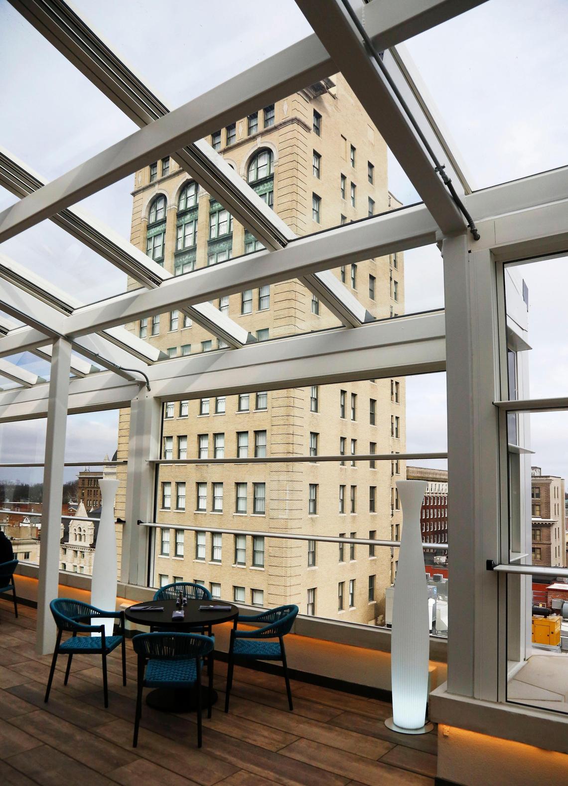 Infinity: Skybar and Cafe is open for lunch and dinner.