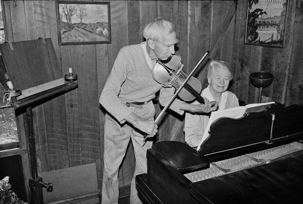Guy Mendes’ 1982 portrait of Harlan and Anna Hubbard, artistic free spirits who spent decades living on a shanty boat and along the Ohio River in Trimble County, is included in Mendes’ book, 40/40: 40 Years, 40 Portraits.