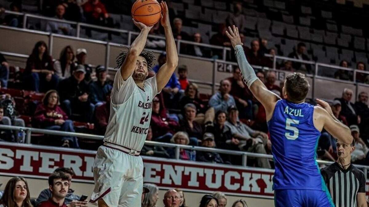 Michael Moreno (24) made four three-point baskets on his way to scoring 14 points in Thursday night’s win in Richmond. Moreno, a junior from Scott County High School, also contributed six rebounds as the Colonels won their third straight game.