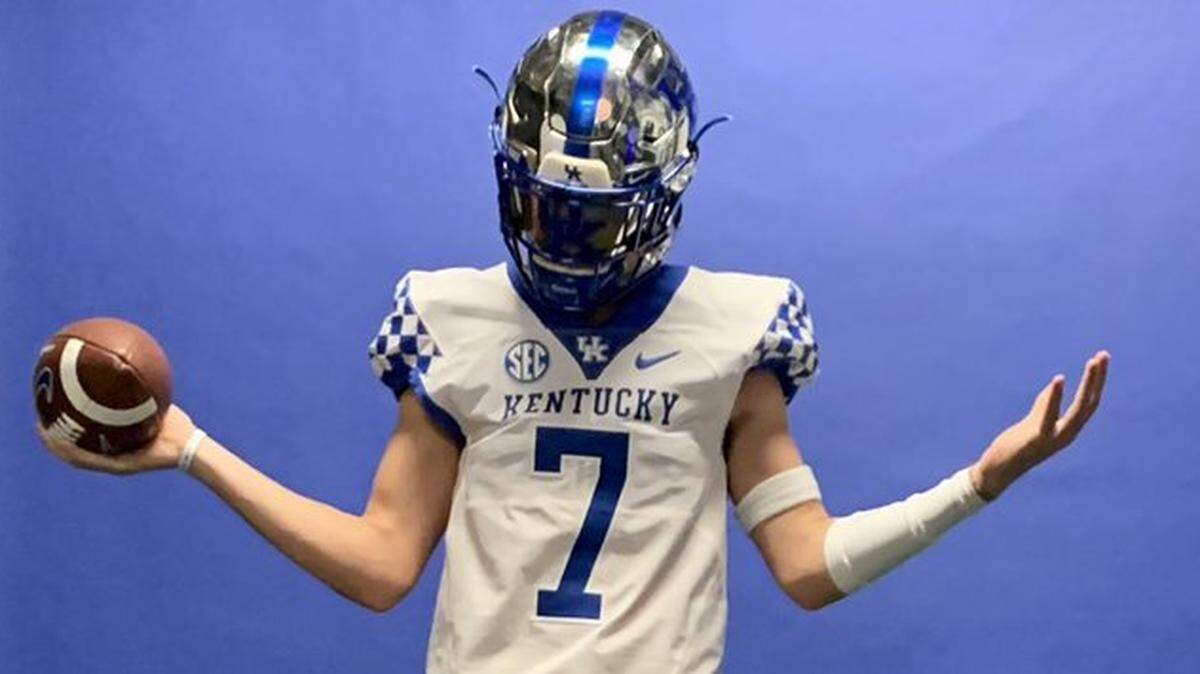 Kentucky quarterback recruit Cutter Boley has transferred to Lexington Christian Academy from LaRue County High School.