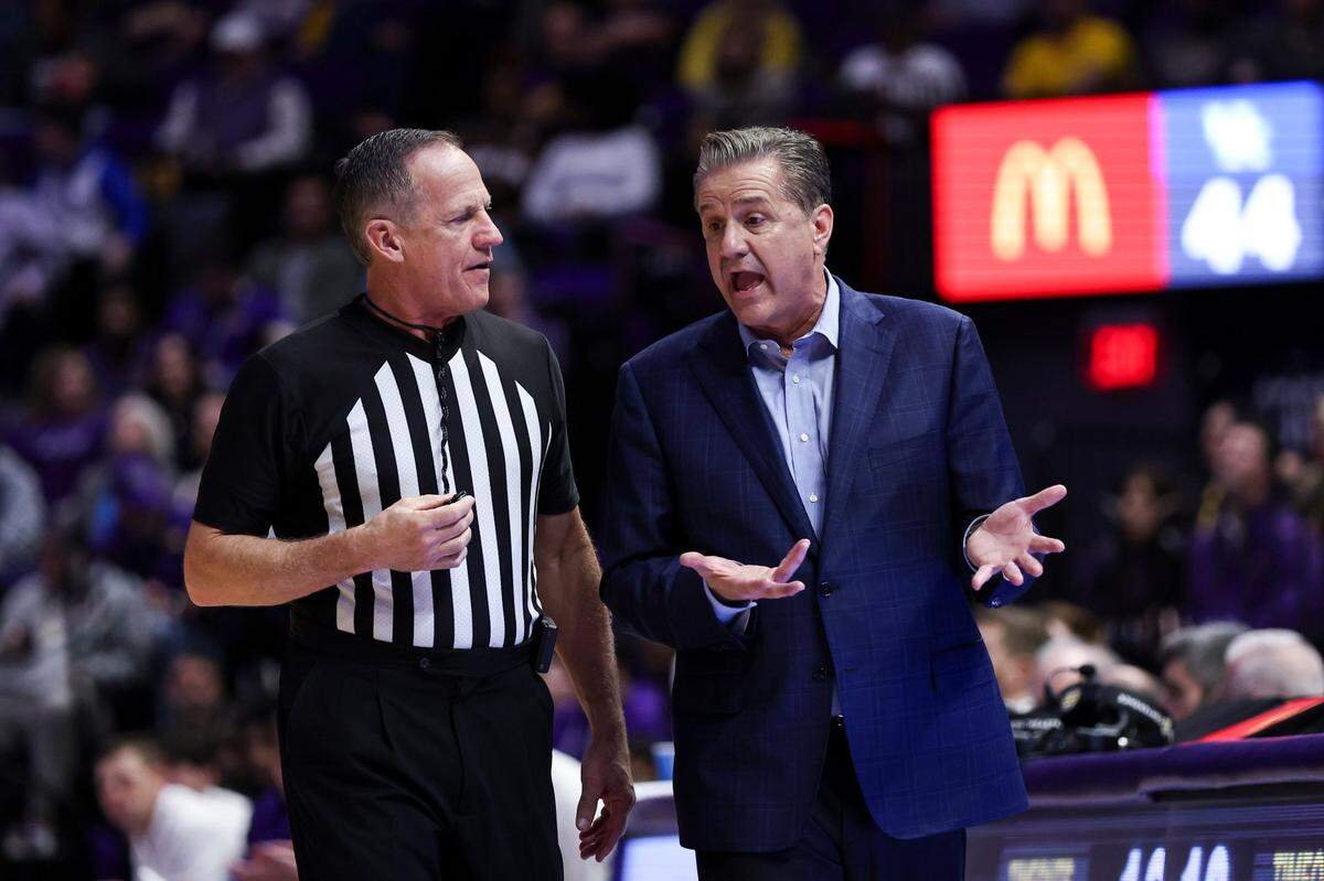 Kentucky head coach John Calipari talks about a call during the Wildcats’ game against LSU on Feb. 21.