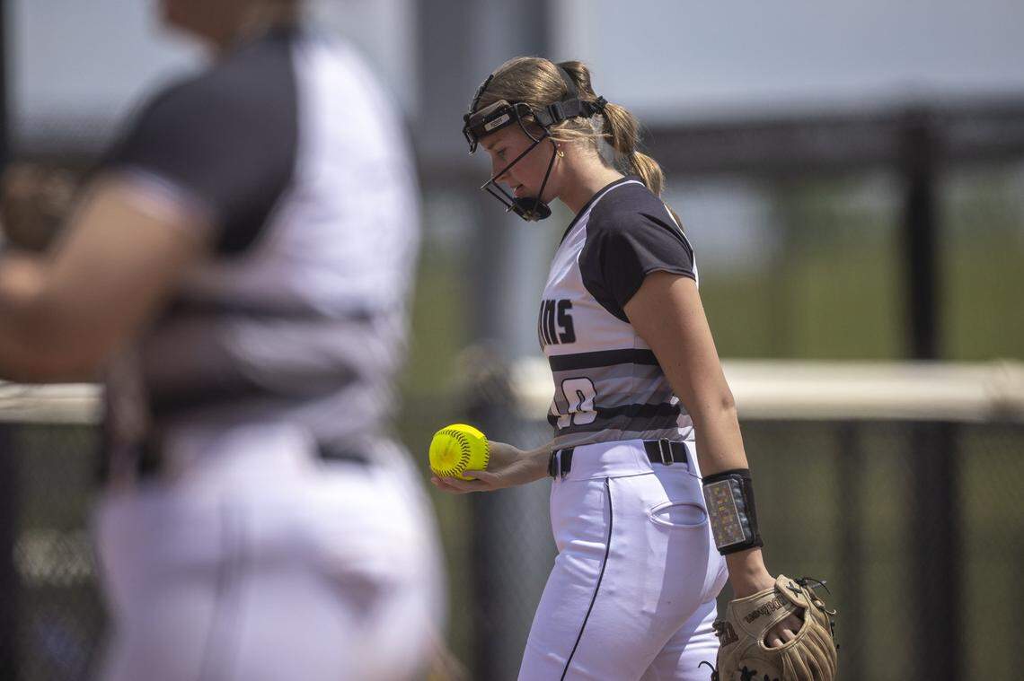 South Warren's Courtney Norwood pitches during a game at Great Crossing Park in Georgetown, Ky., on Saturday, April 25, 2026.