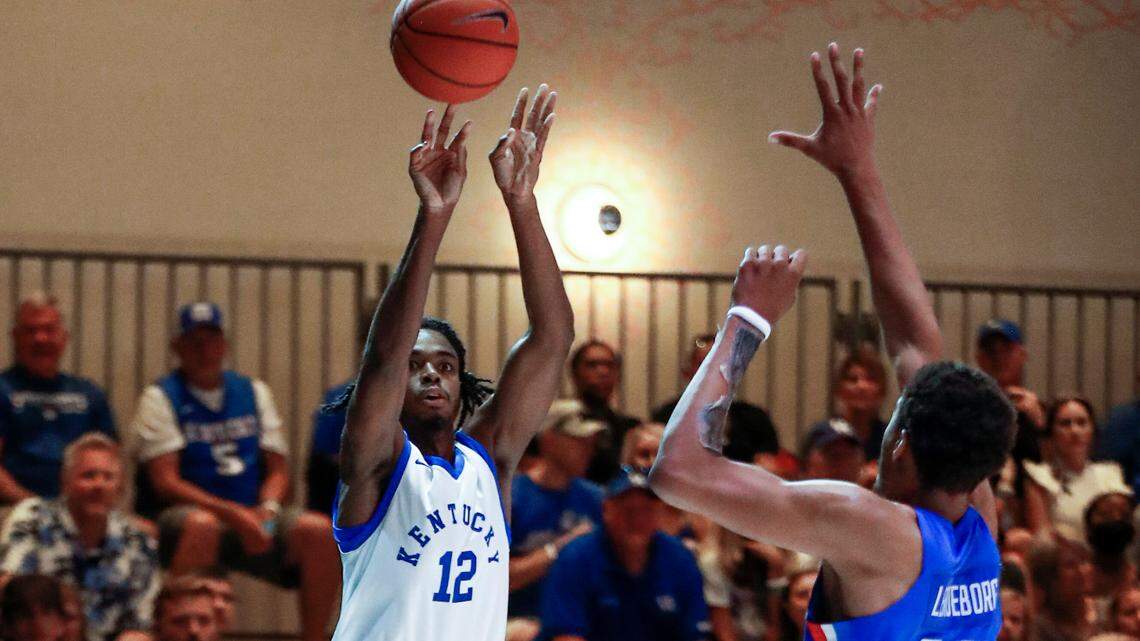 Kentucky newcomer Antonio Reeves made four three-pointers in his first game as a Wildcat.