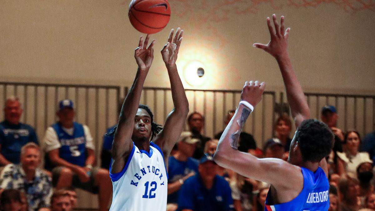 Kentucky newcomer Antonio Reeves made four three-pointers in his first game as a Wildcat.