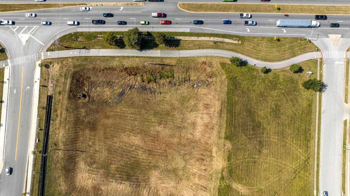 A development plan has been filed for the empty lot at 760 Newtown Springs in Lexington. a 122,000-square-foot Kroger Marketplace store would sit behind three other new buildings, just off Citation Boulevard and Newtown Springs Drive.