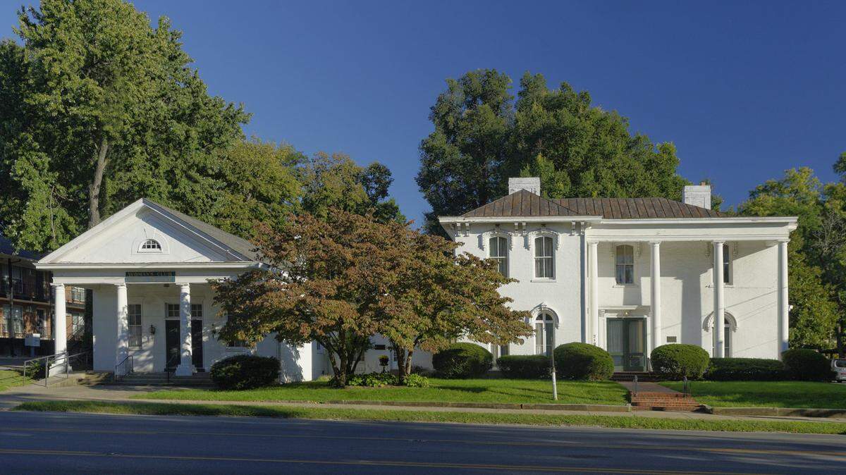 Thomas Hunt Morgan House, at 210 North Broadway, with details of the structure below.