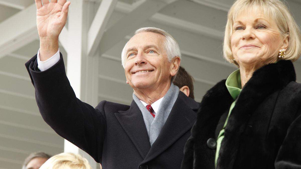 Gov. Steve Beshear and his wife, Jane, have made it a priority during the governor's last year in office to provide protection to dating couples.