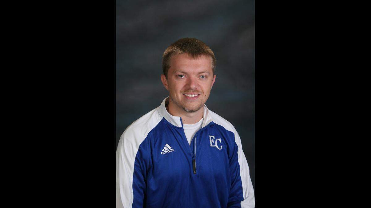 Blake Crowe, a teacher and baseball coach at Estill County High School, died in a freak accident on Sunday, May 9, 2021. Crowe was electrocuted in his yard, according to Estill County Coroner Jimmie Wise.
