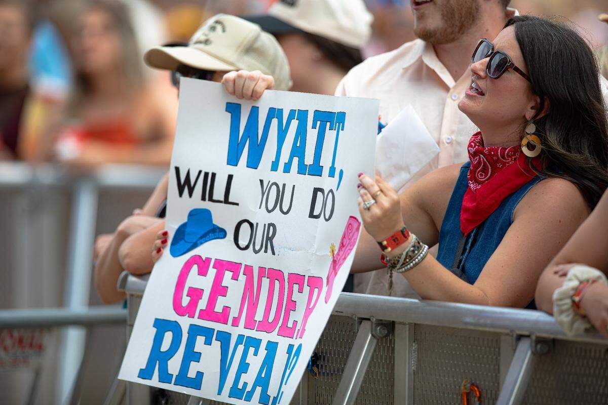 One festival-goer standing in the front row had show opener Wyatt Flores perform her gender reveal at the Limestone stage during the 2025 Railbird music festival at The Red Mile infield on May 31, 2205, in Lexington, Ky.